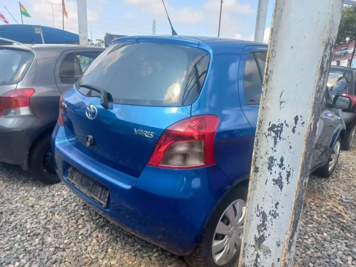 car Right Back