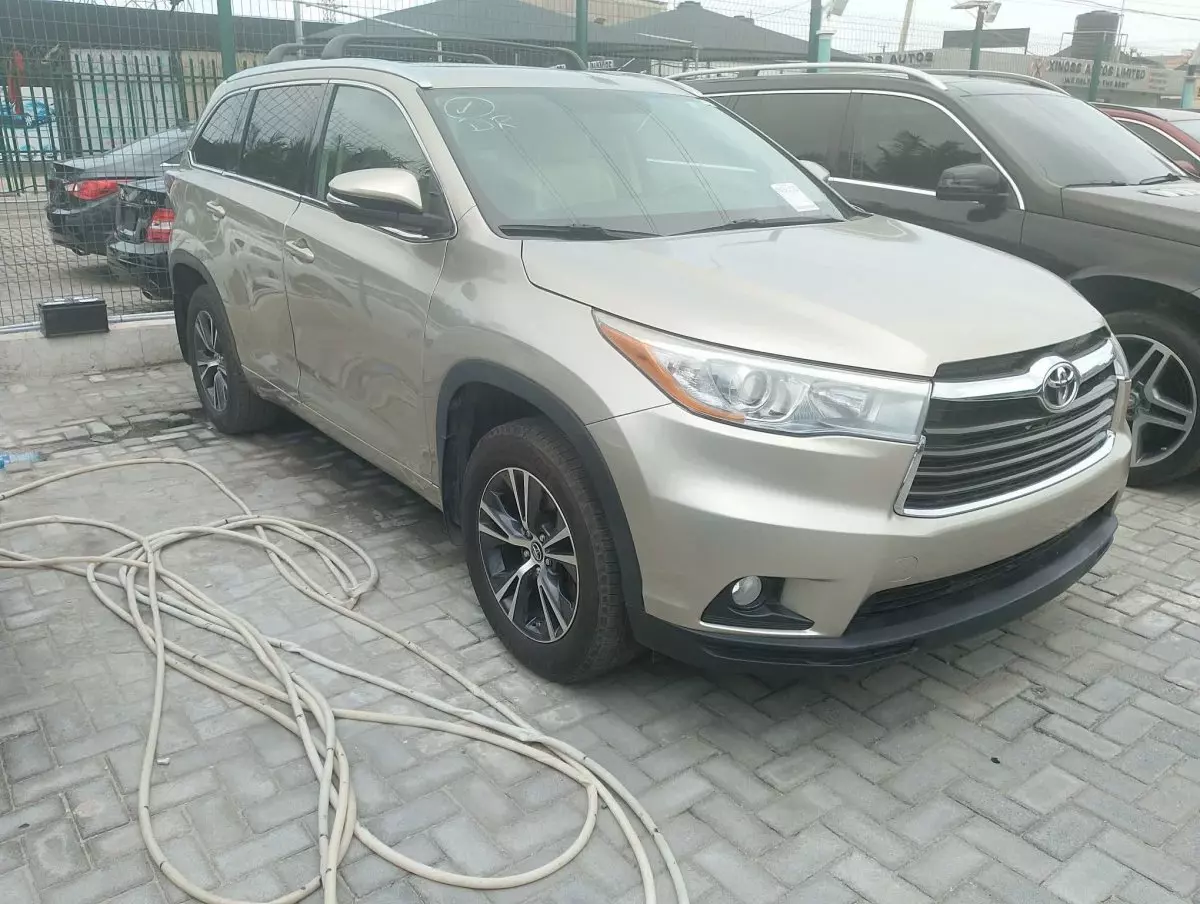 Toyota Highlander - 2016