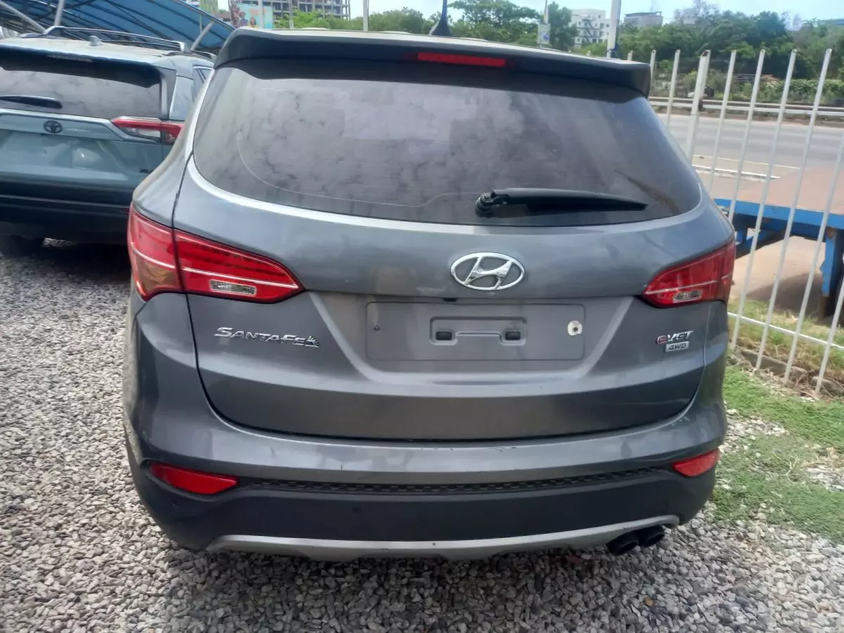 Hyundai Santa Fe - 2014