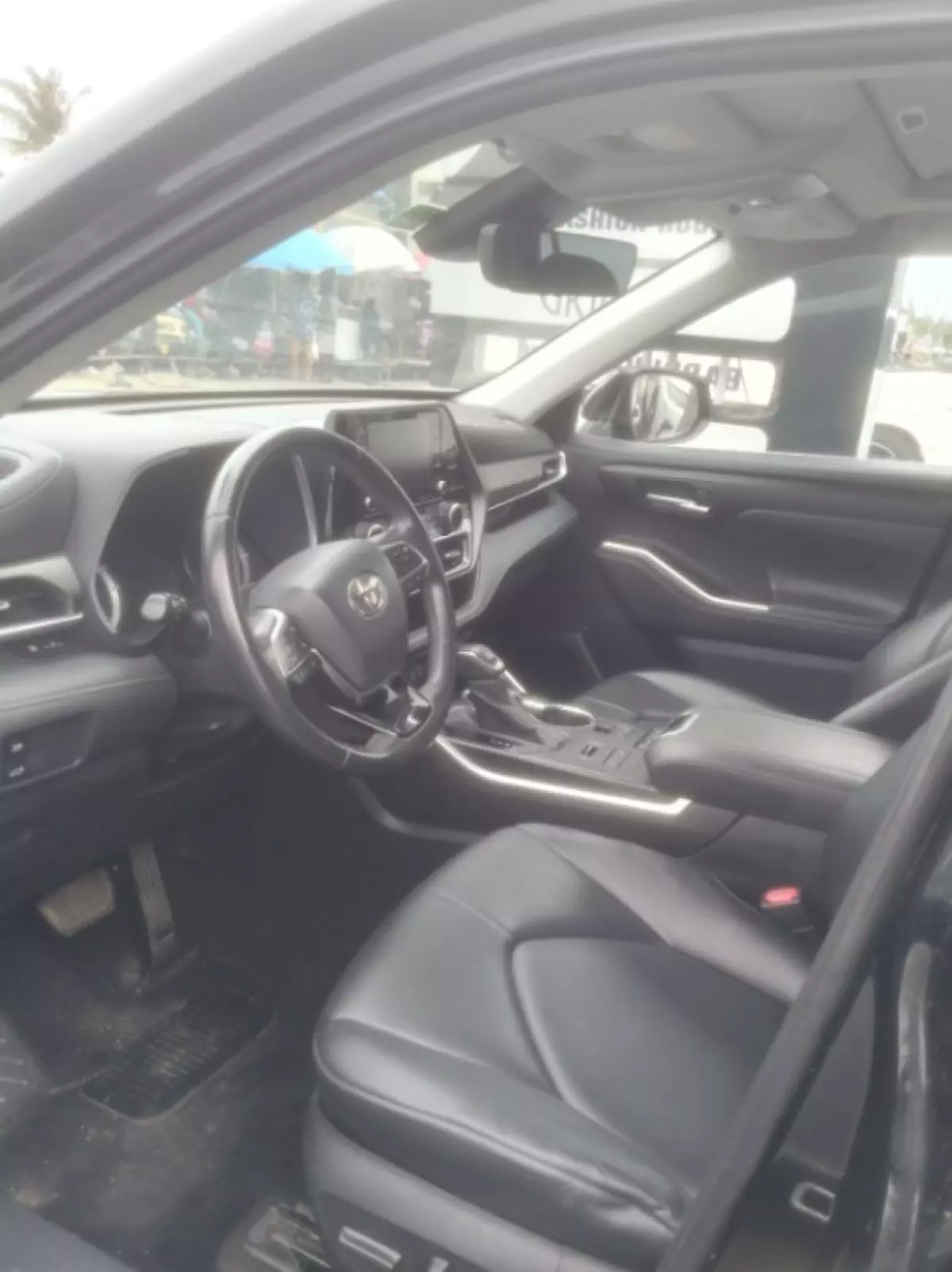 interiorFront