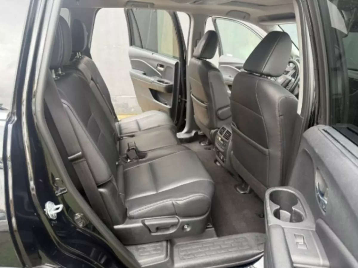 interiorBack