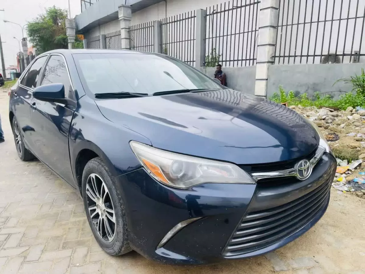 Toyota Camry - 2015