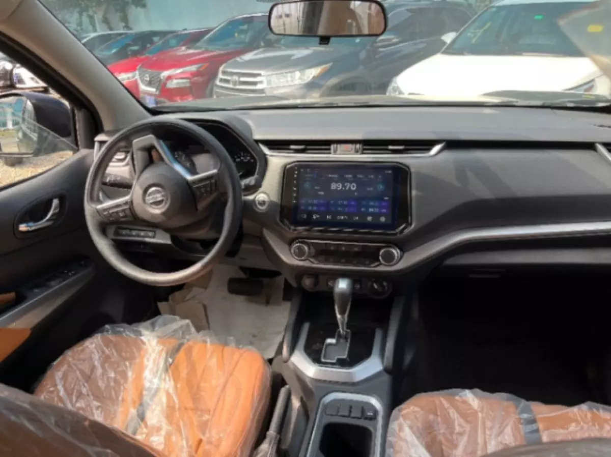 interiorFront