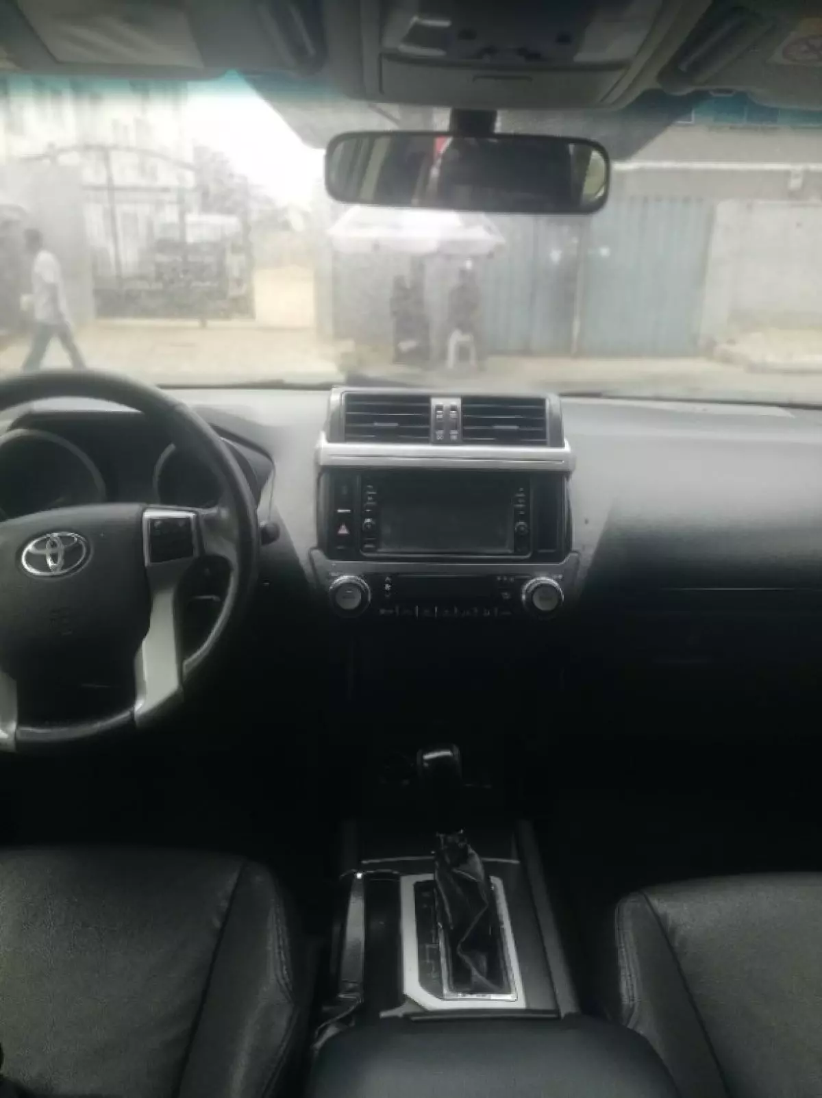 interiorFront