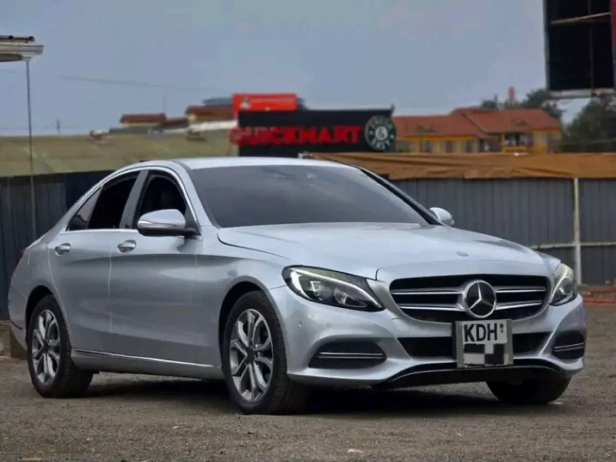 Mercedes-Benz C 200 - 2014