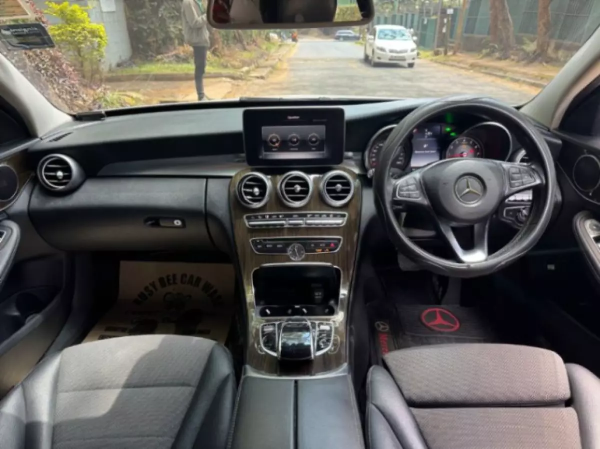 interiorFront