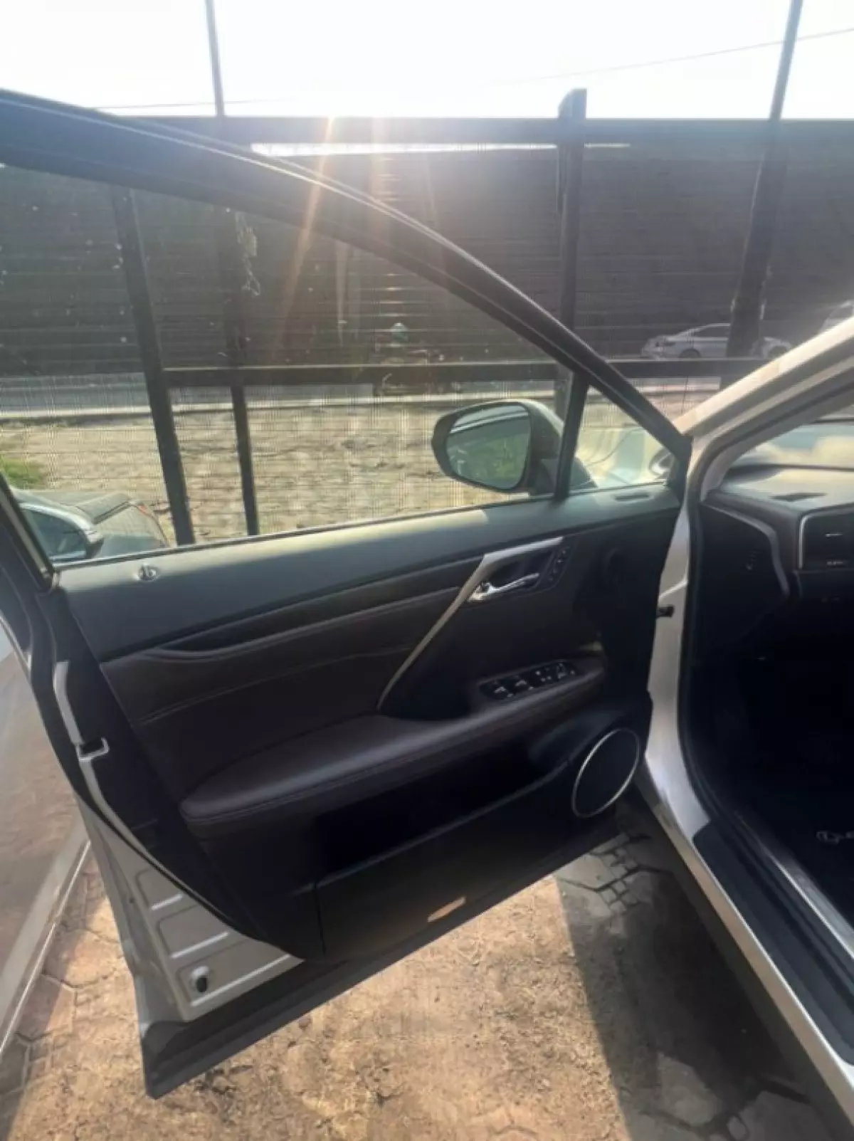 interiorBack