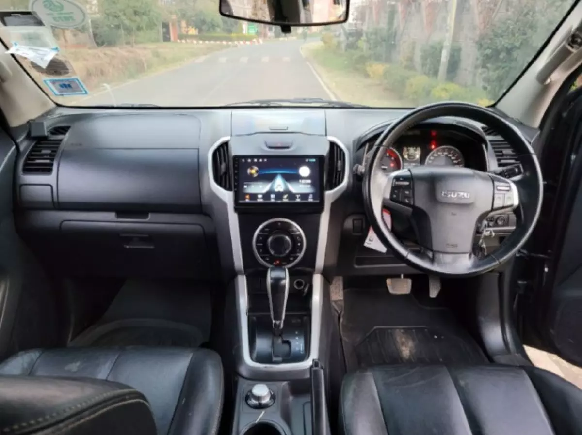 interiorFront