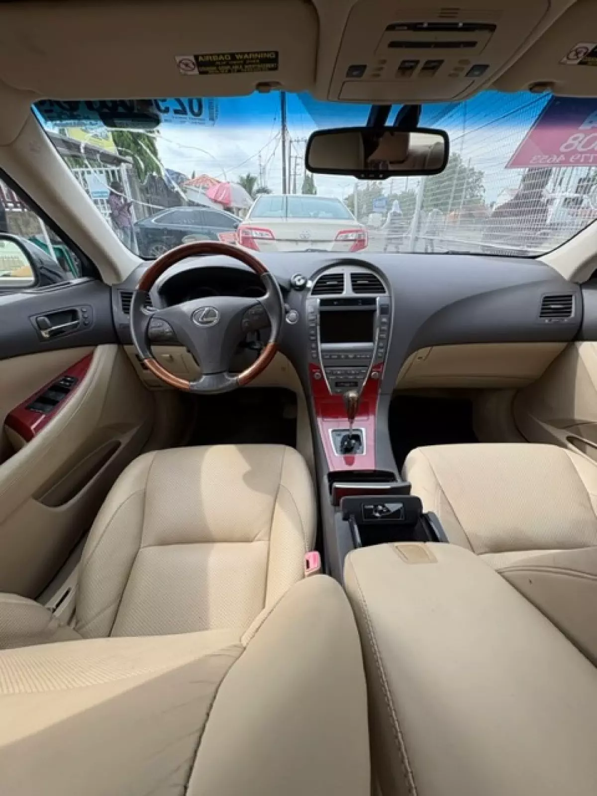 interiorFront