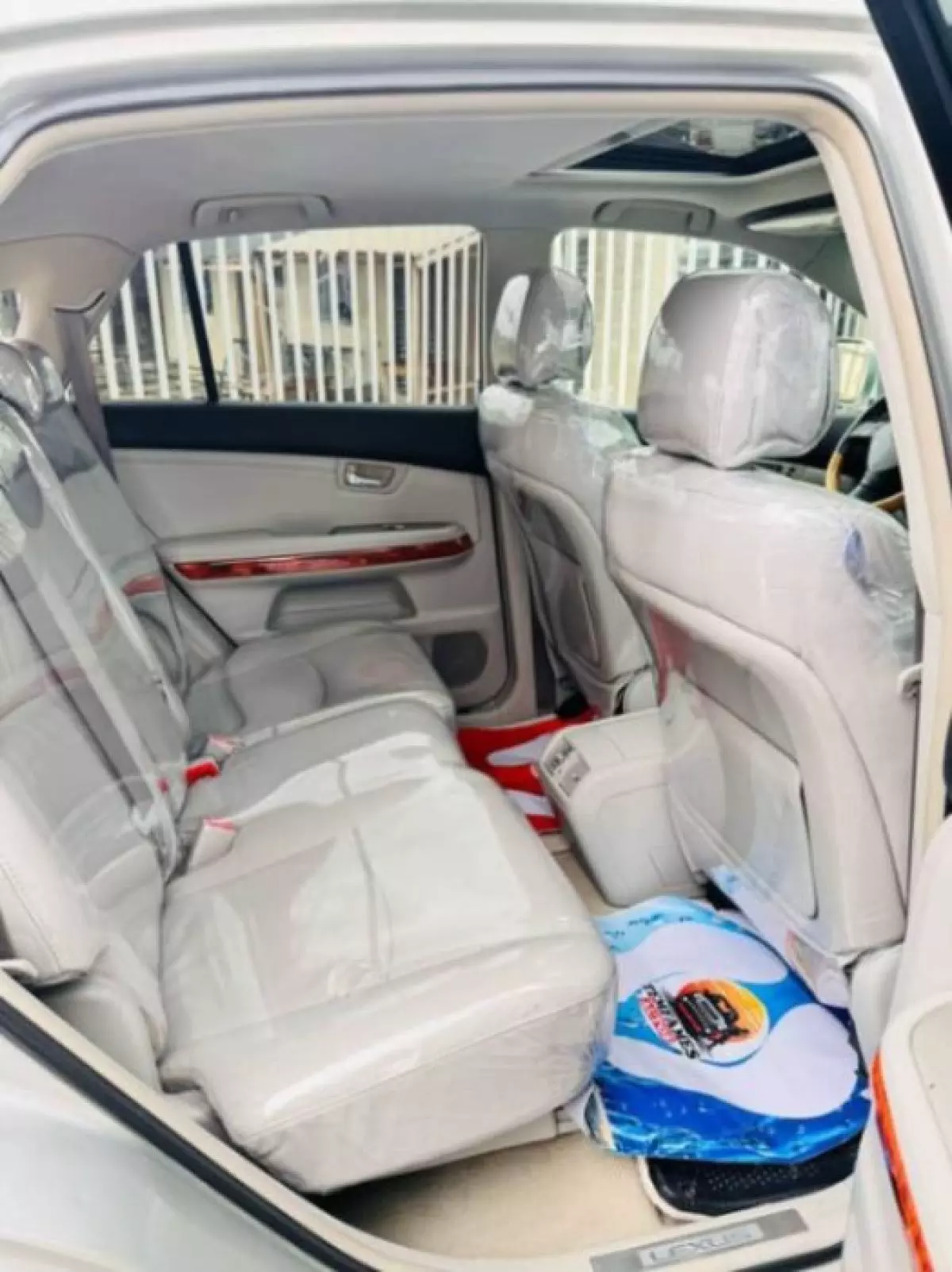 interiorBack