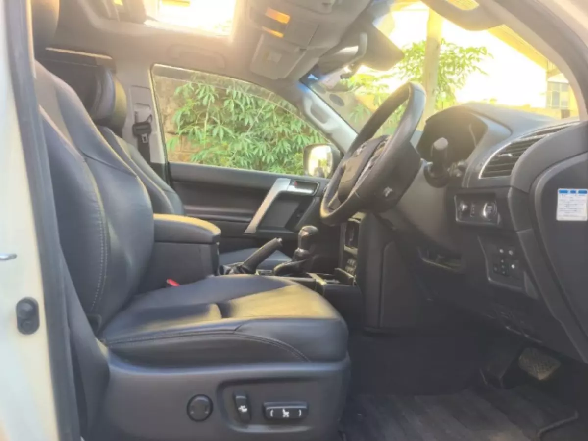 interiorFront