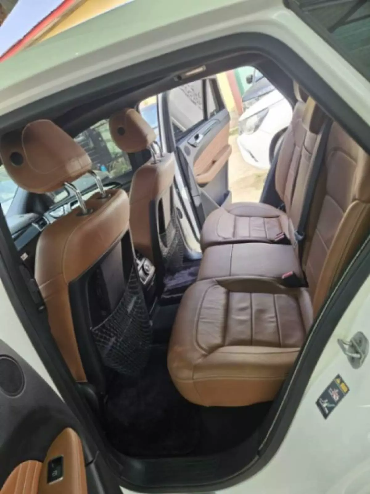 interiorBack