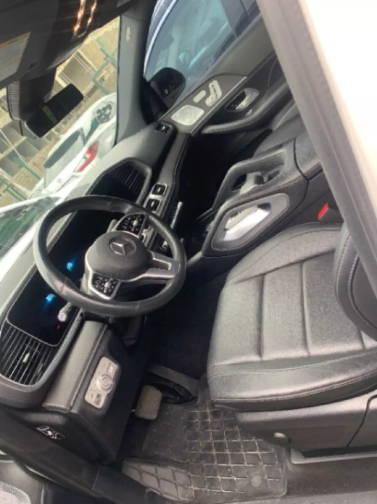 interiorFront