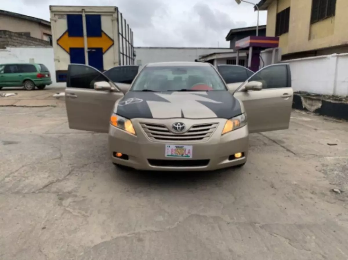 Toyota Camry - 2008