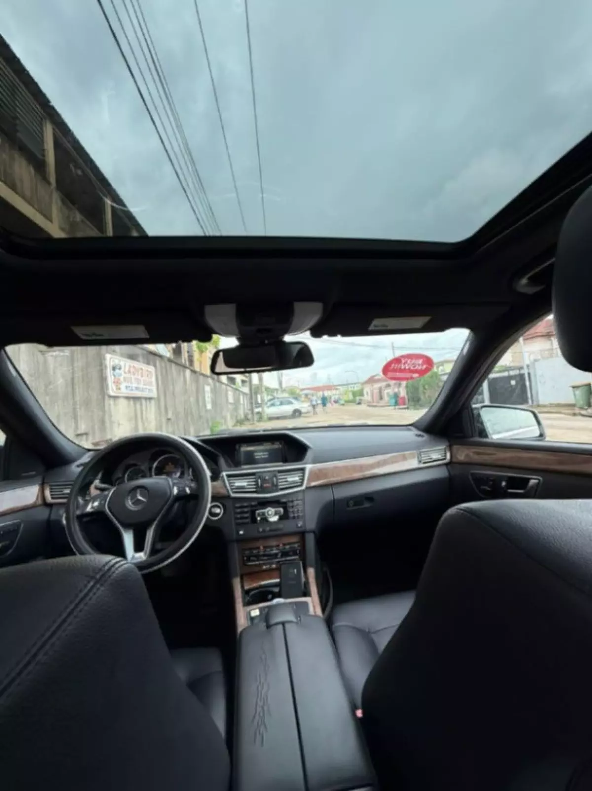 interiorFront