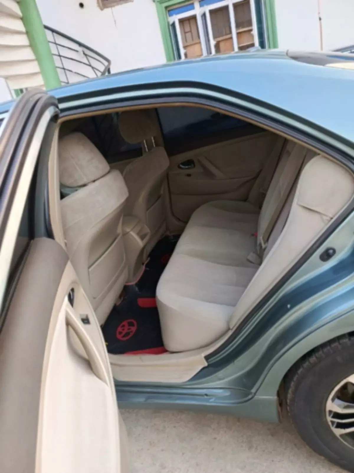 interiorBack