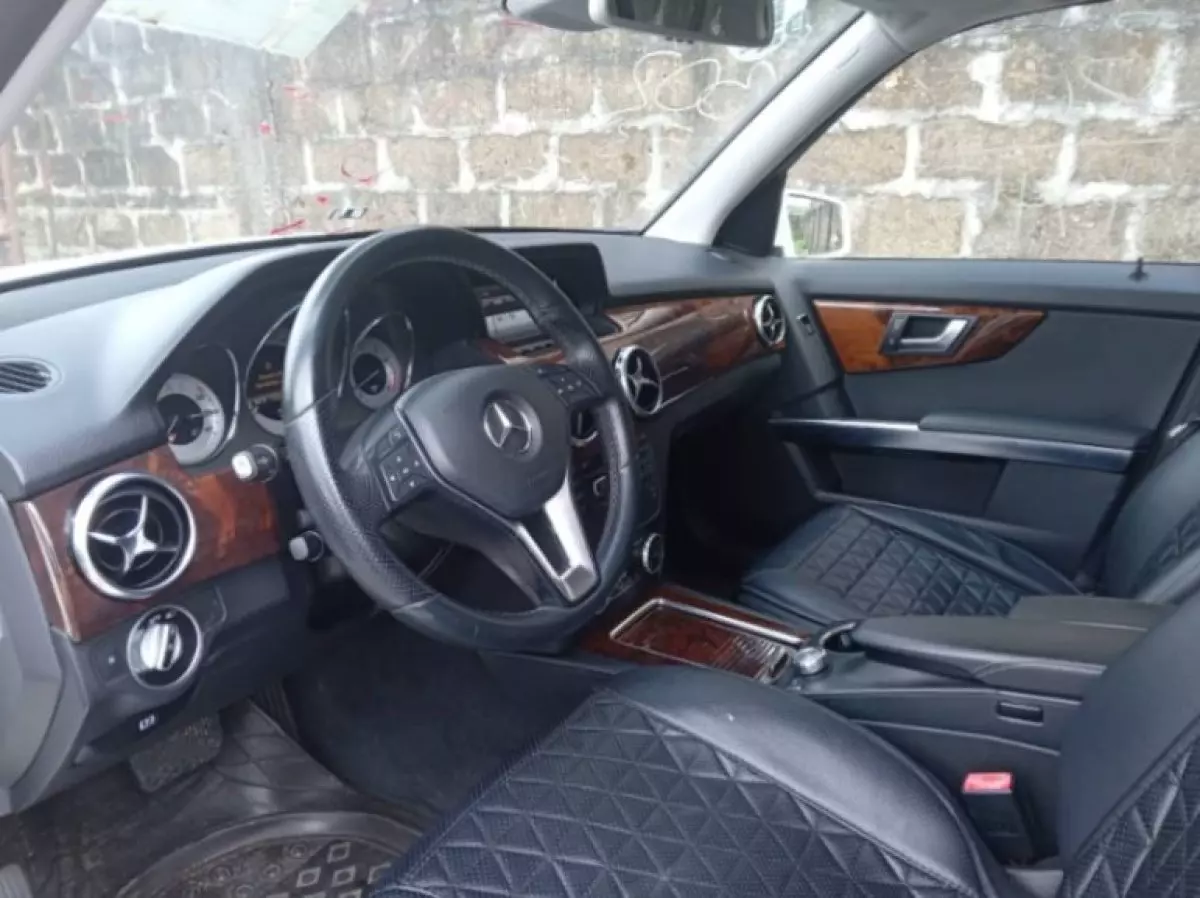 interiorFront