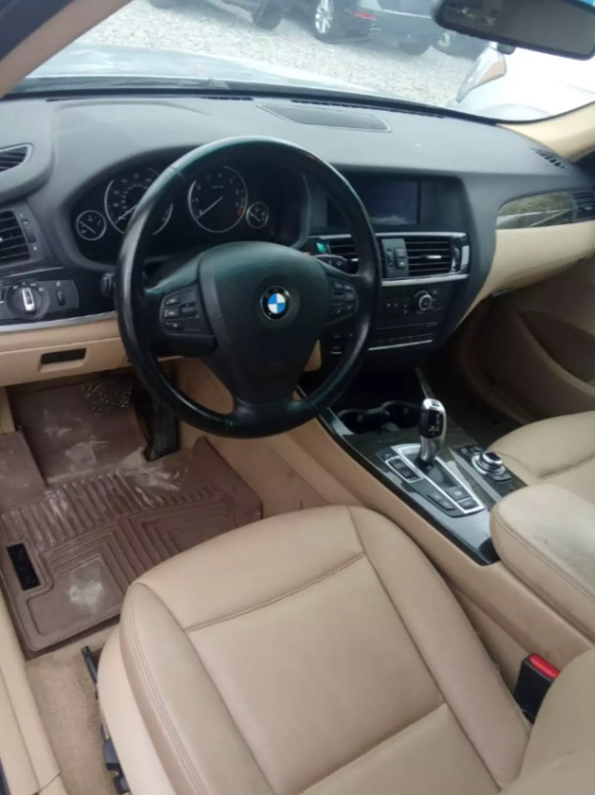 interiorFront