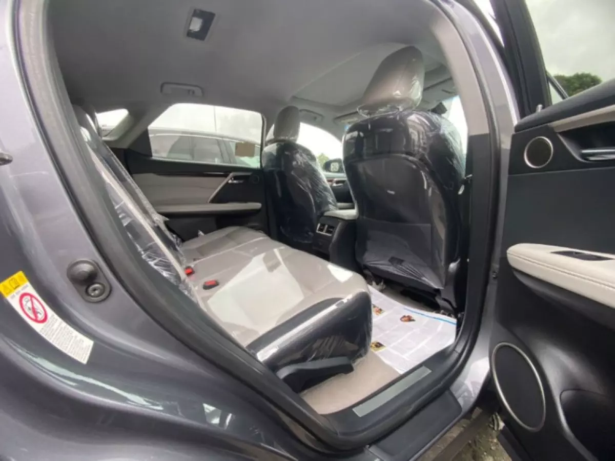 interiorFront