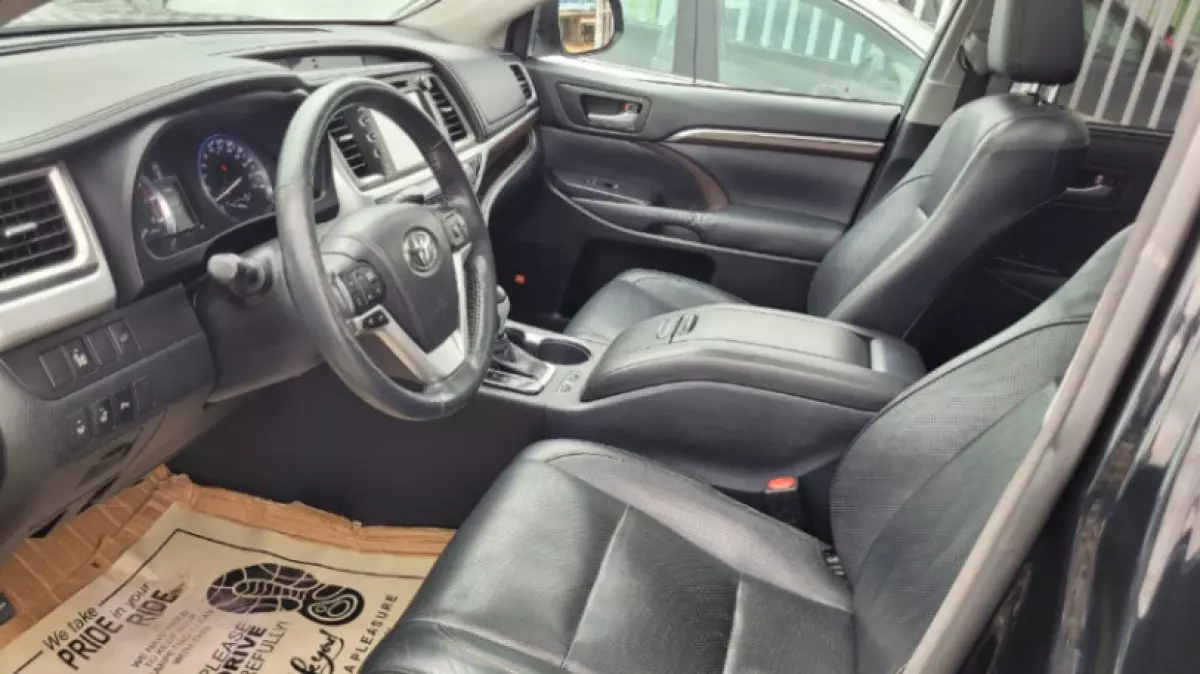 interiorFront