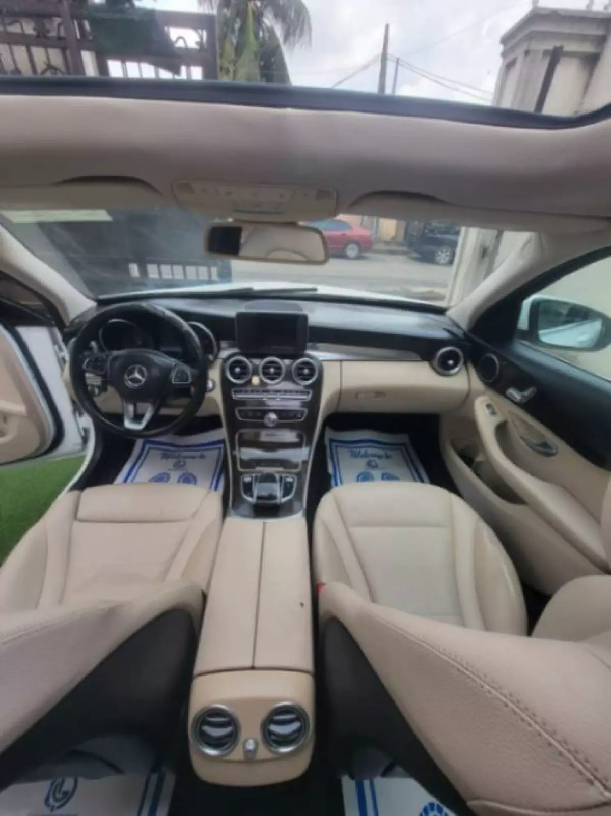 interiorFront