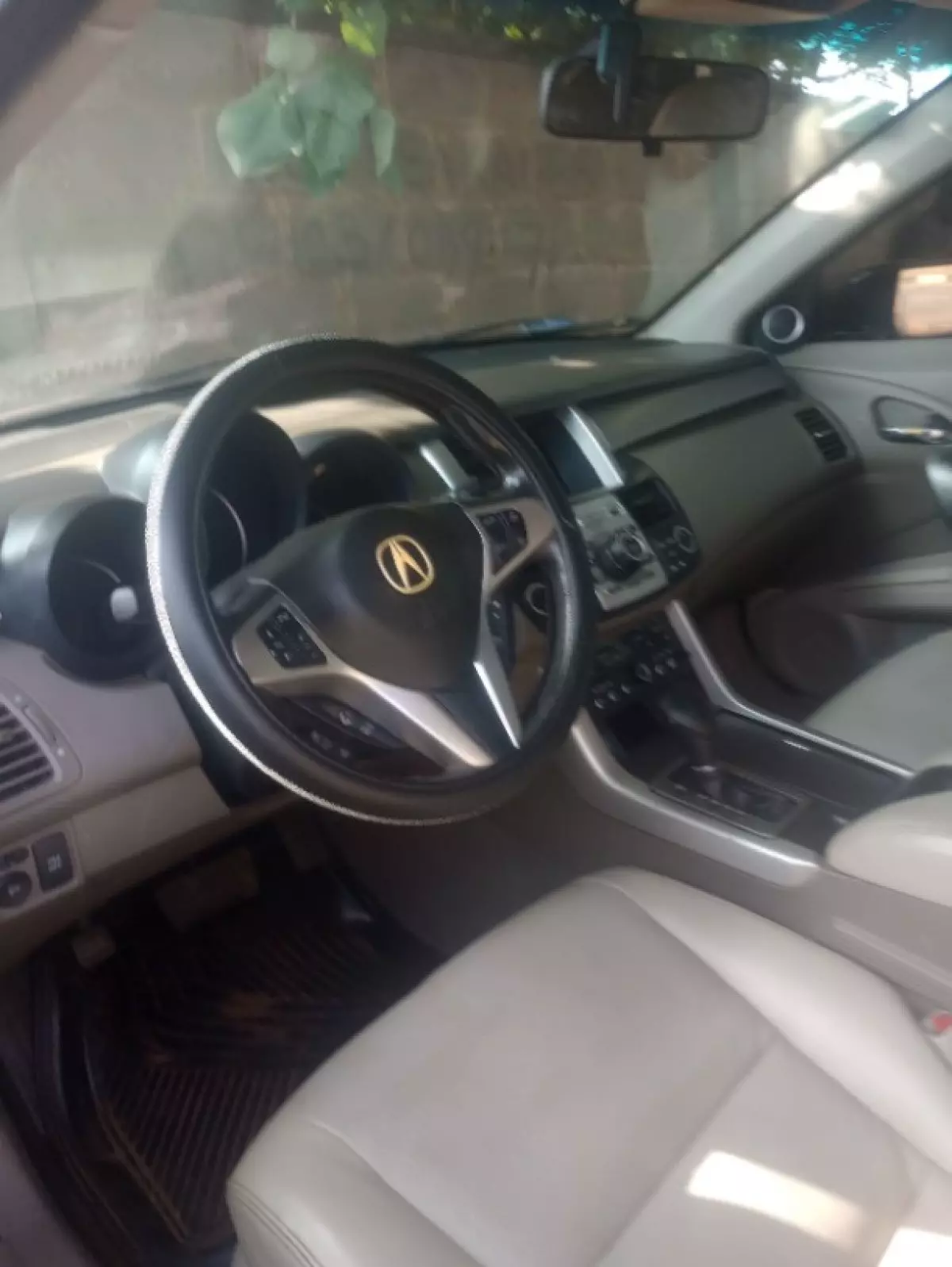 interiorFront