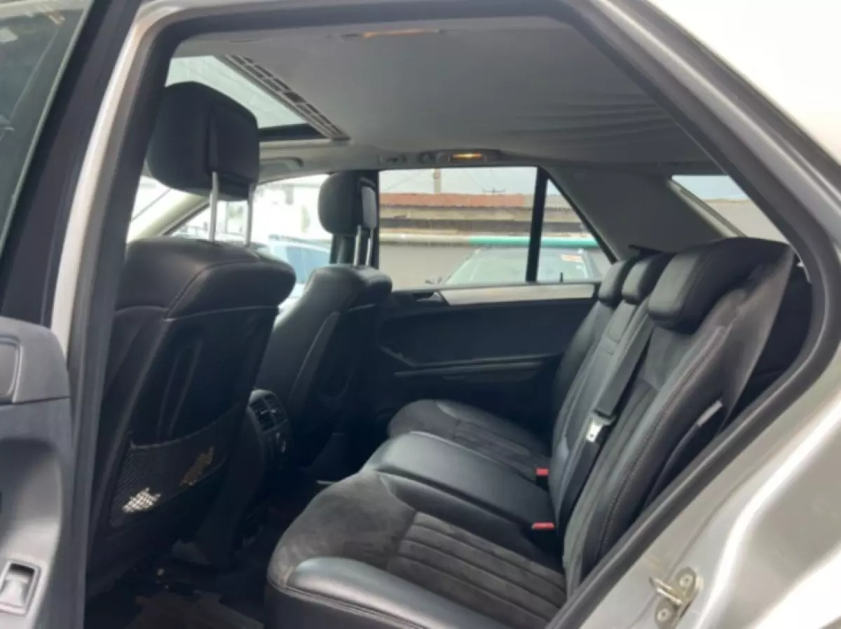 interiorBack