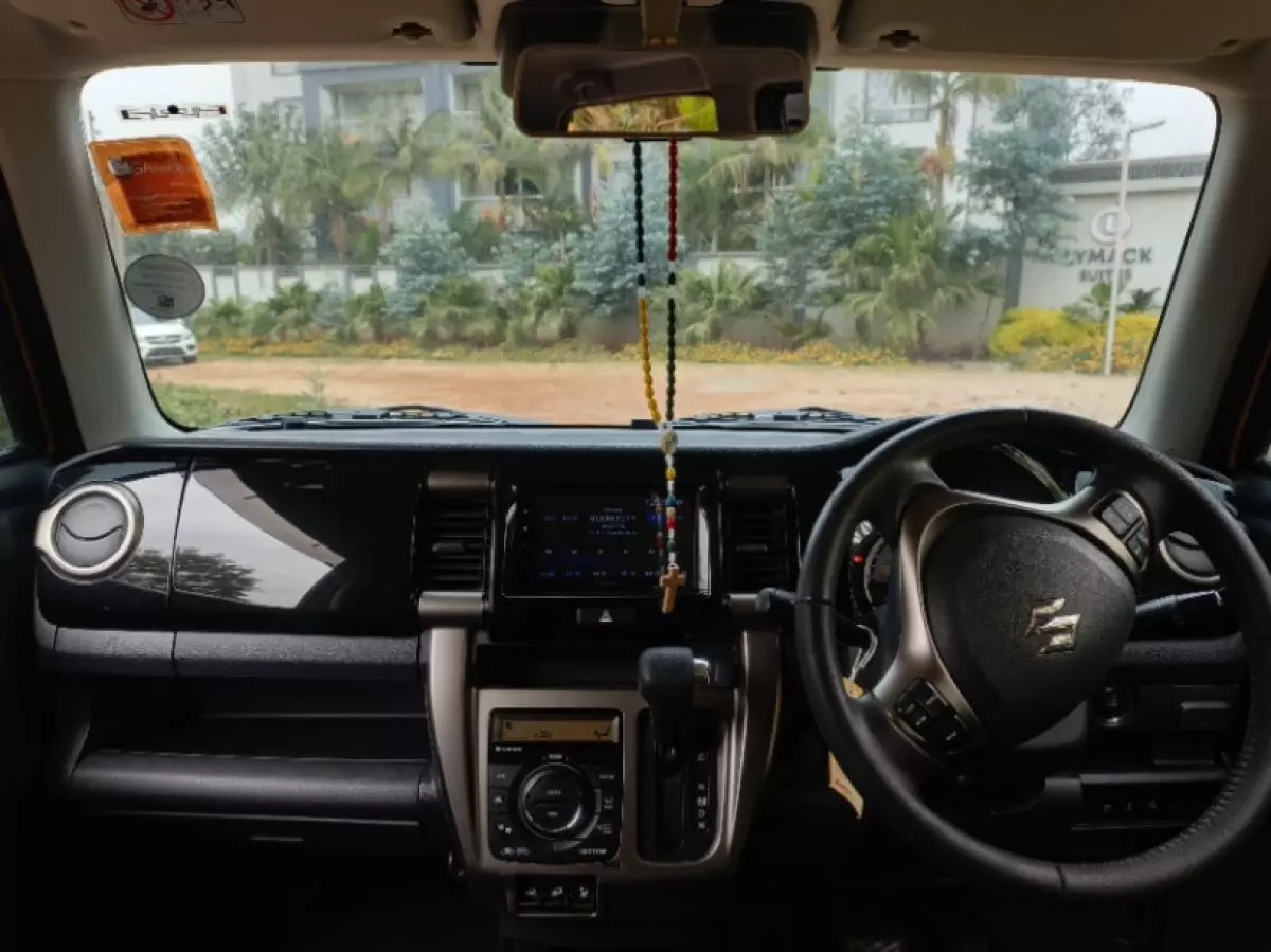 interiorFront