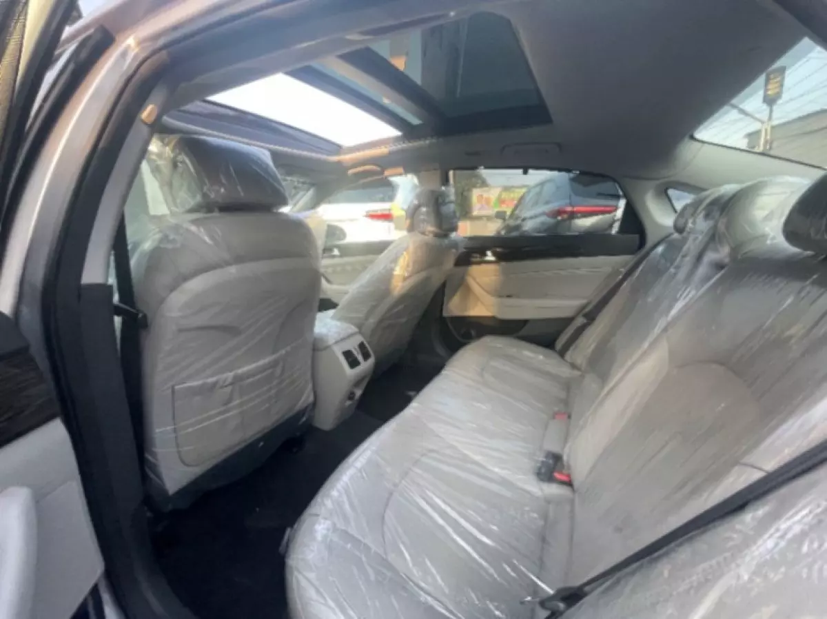interiorBack