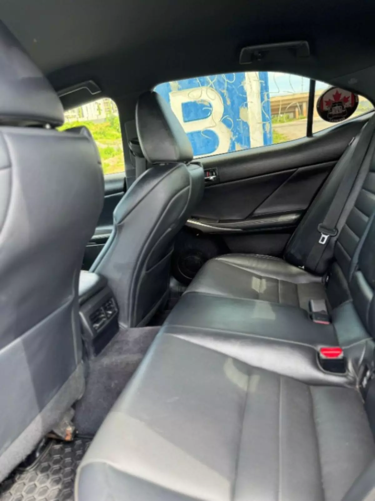 interiorBack