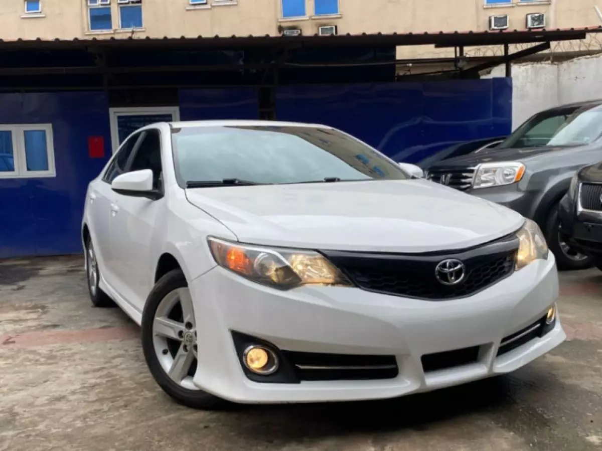 Toyota Camry - 2013