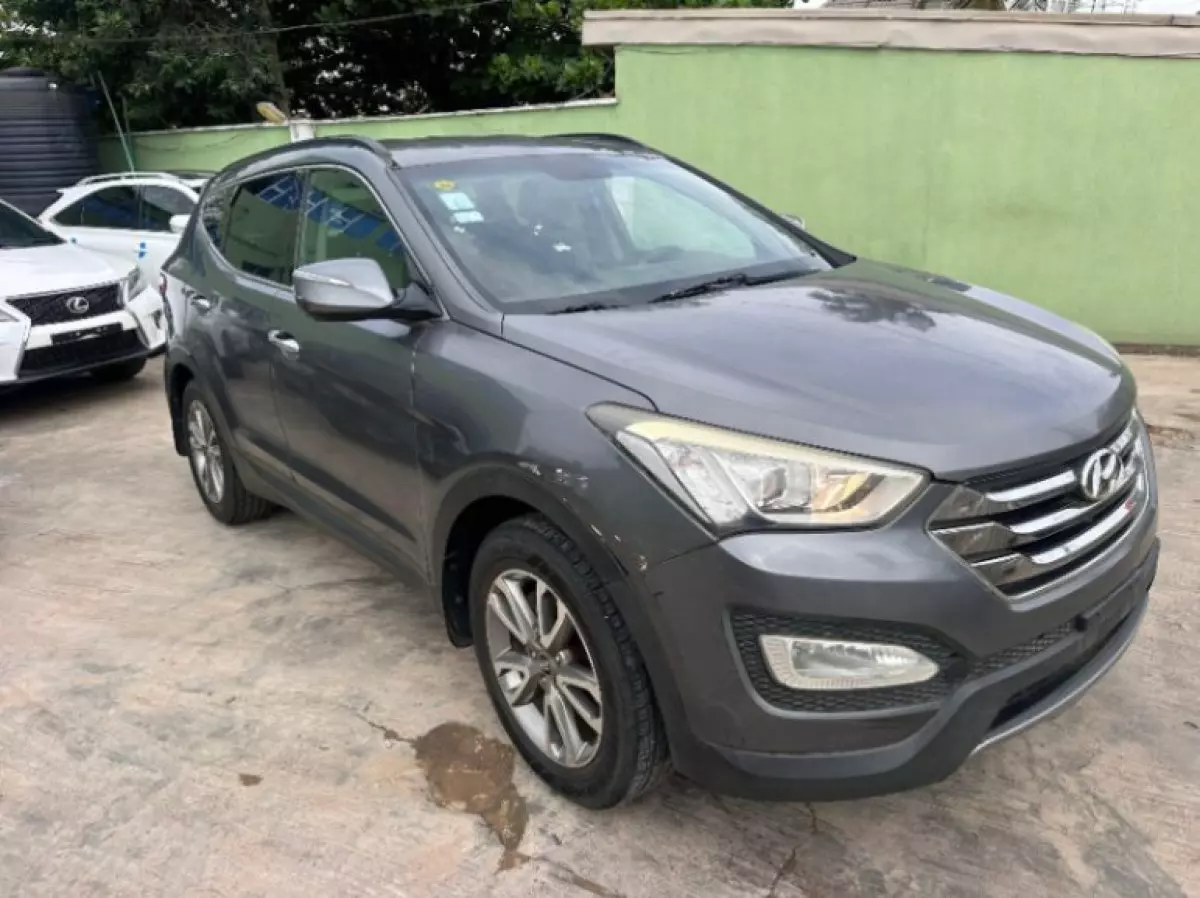 Hyundai Santa Fe - 2013