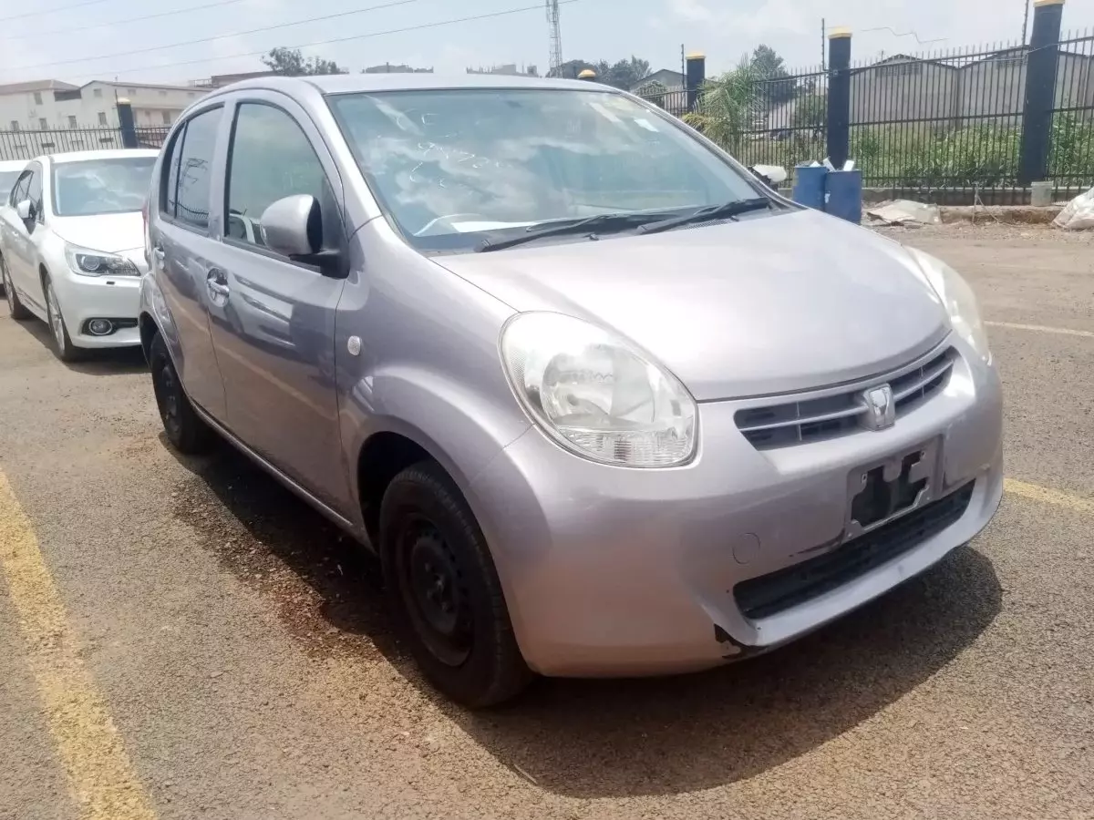 Toyota Passo - 2012