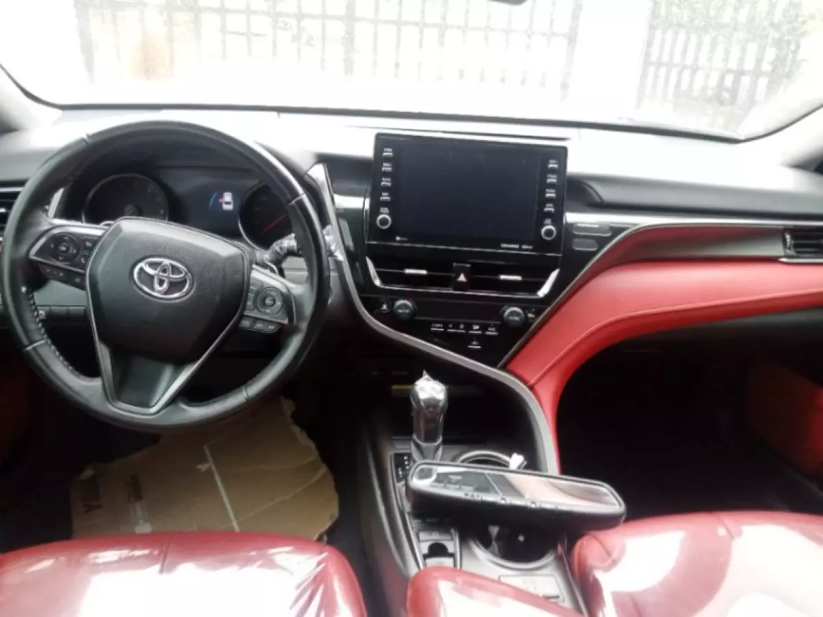 interiorFront