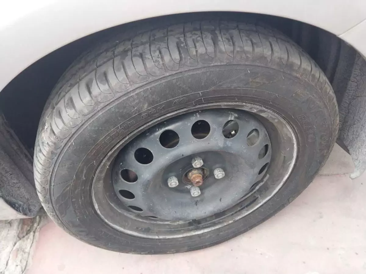 tyre1