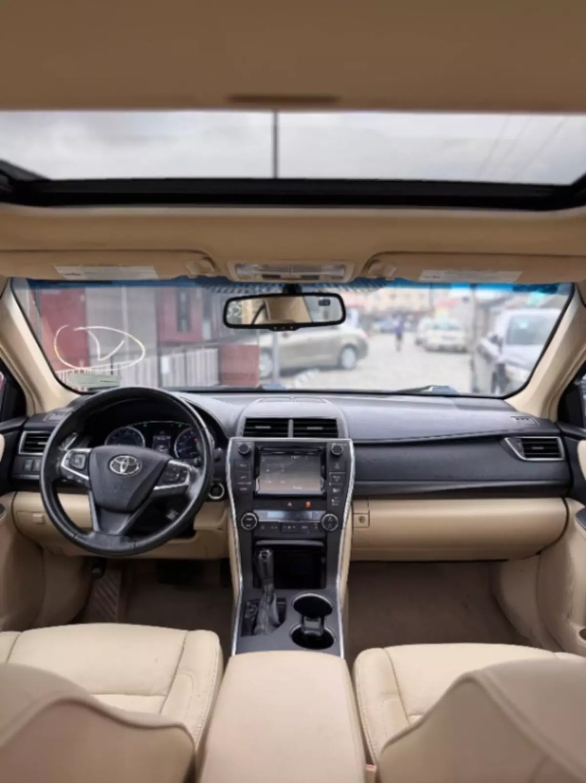 interiorFront