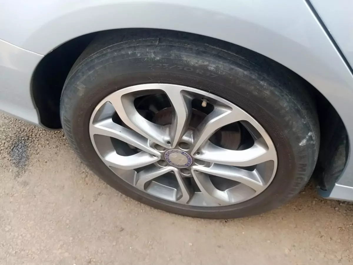 tyre1