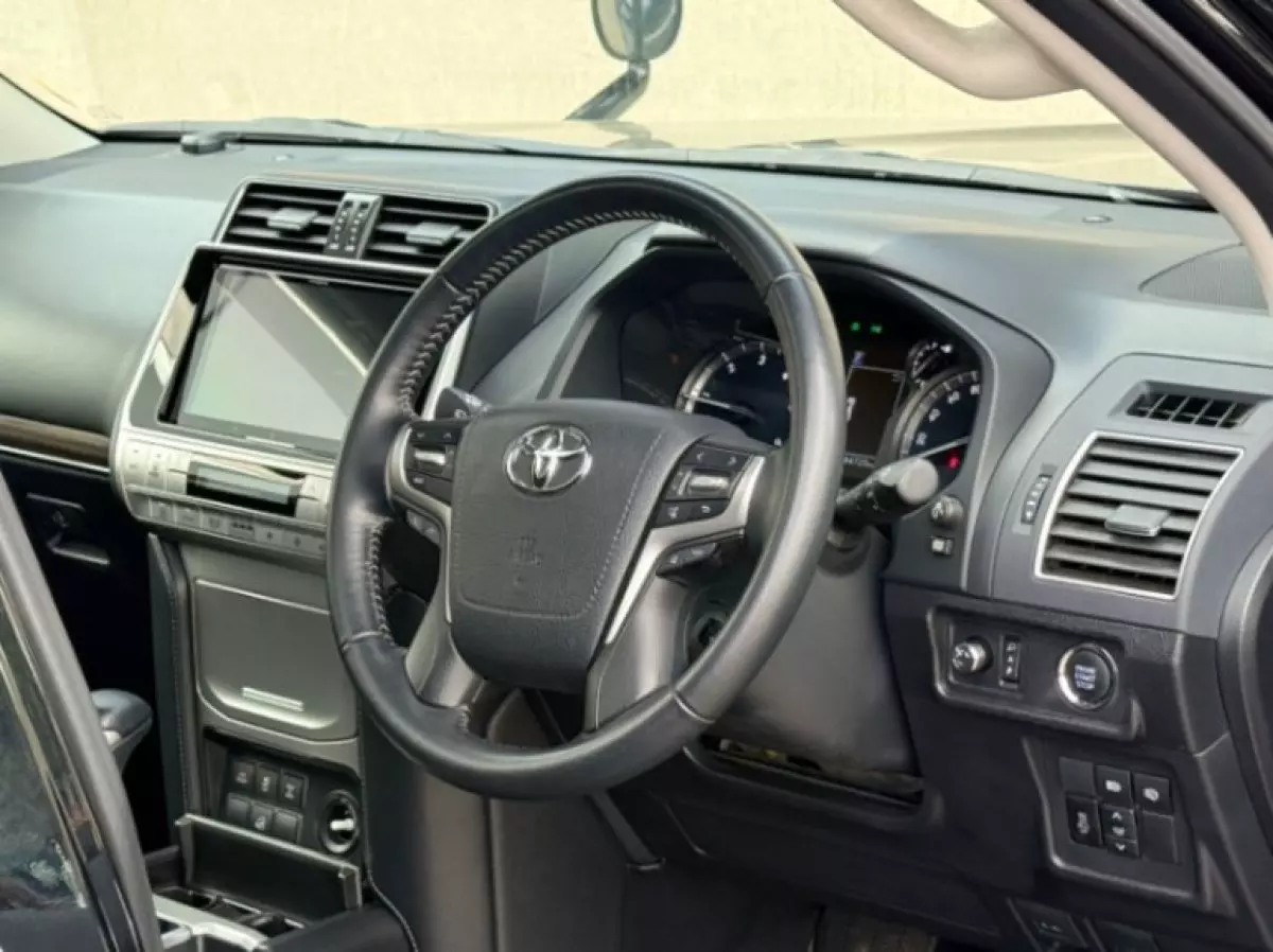 interiorFront