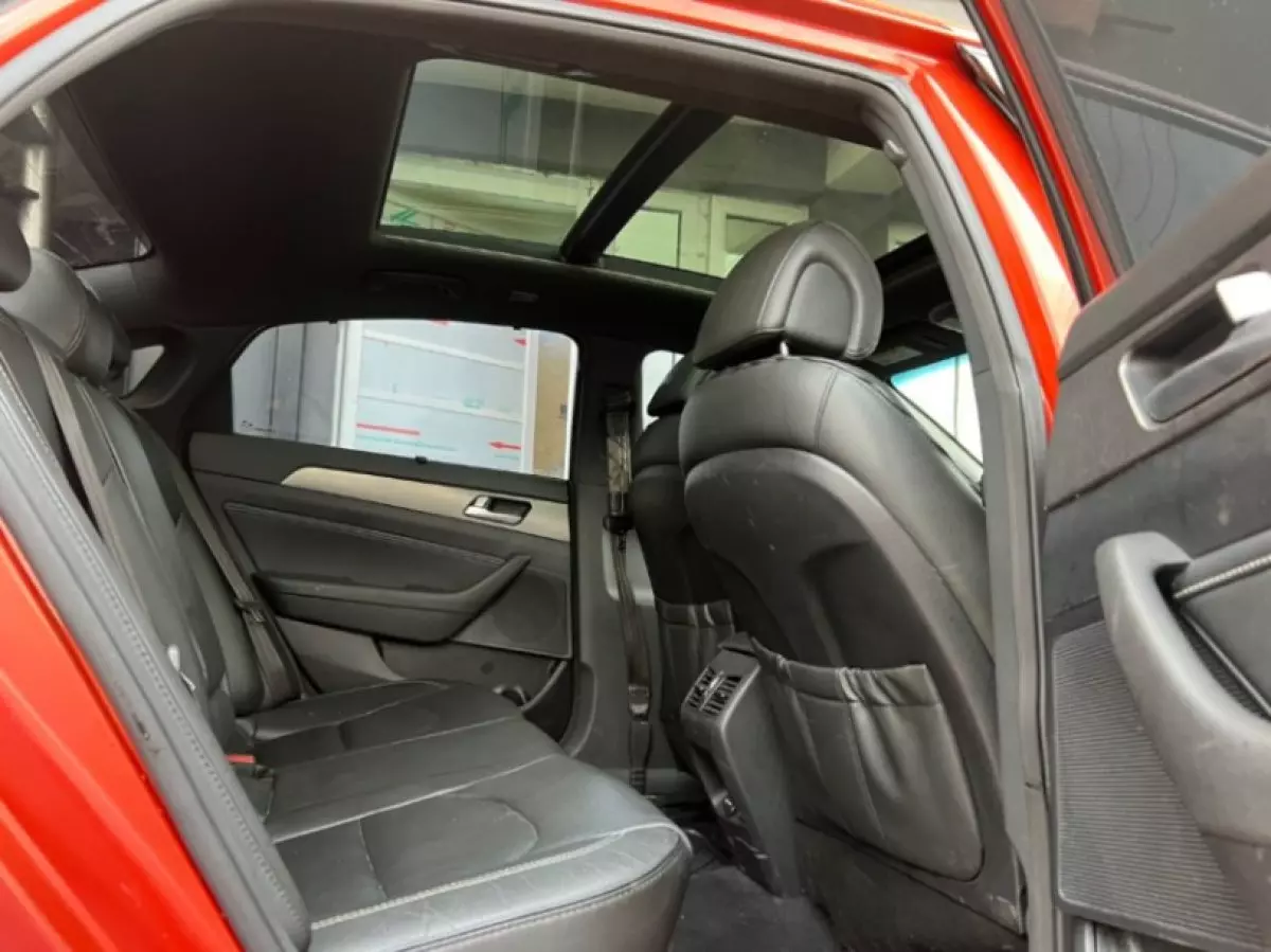 interiorBack