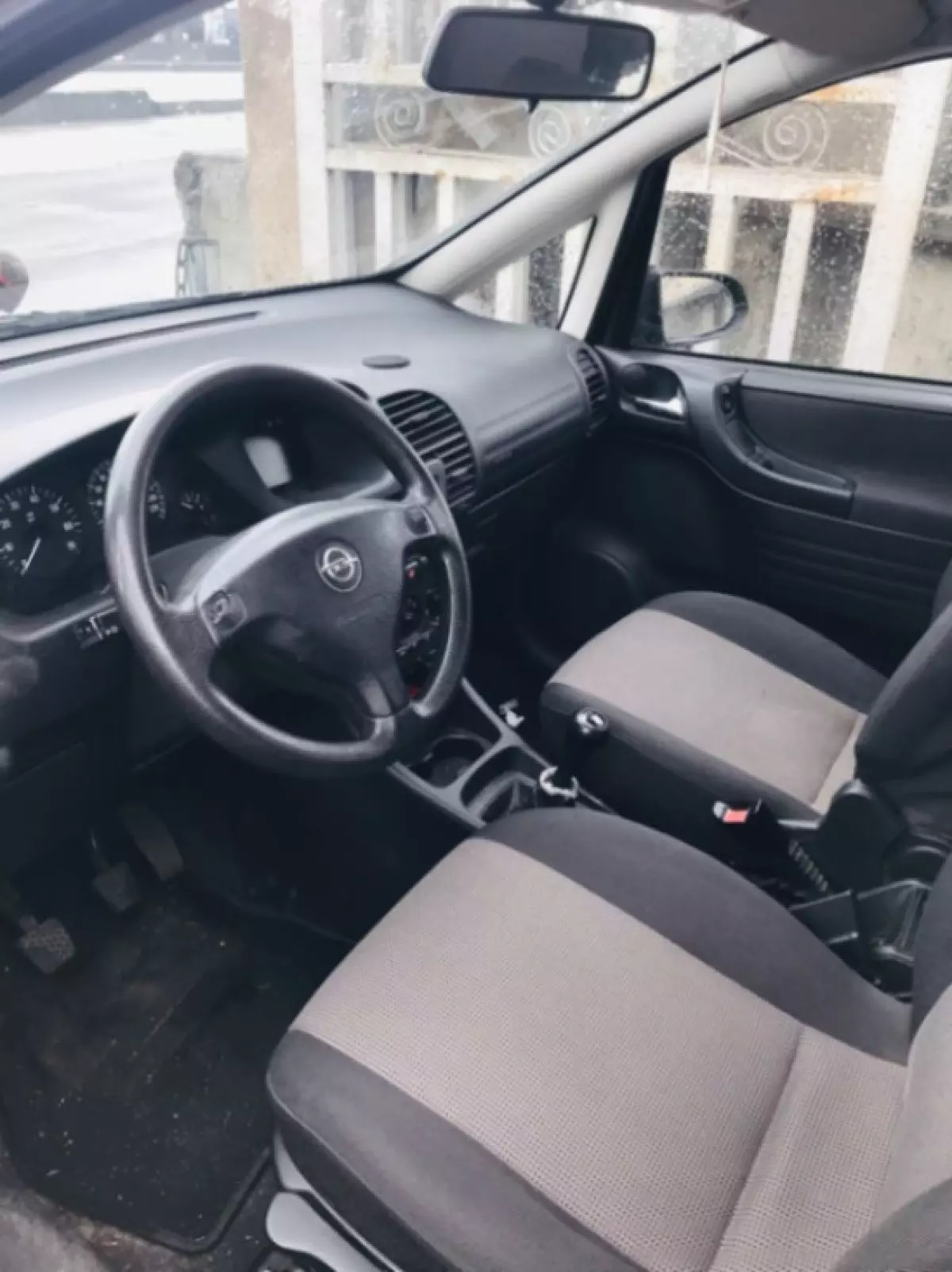 interiorFront