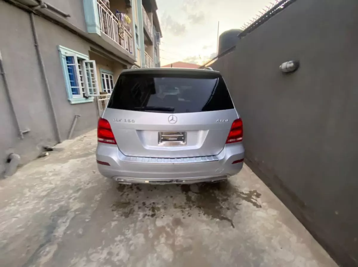 car Right Back