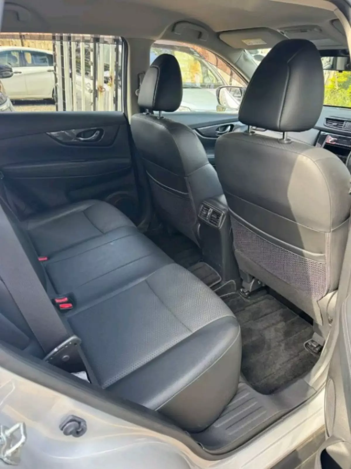 interiorBack