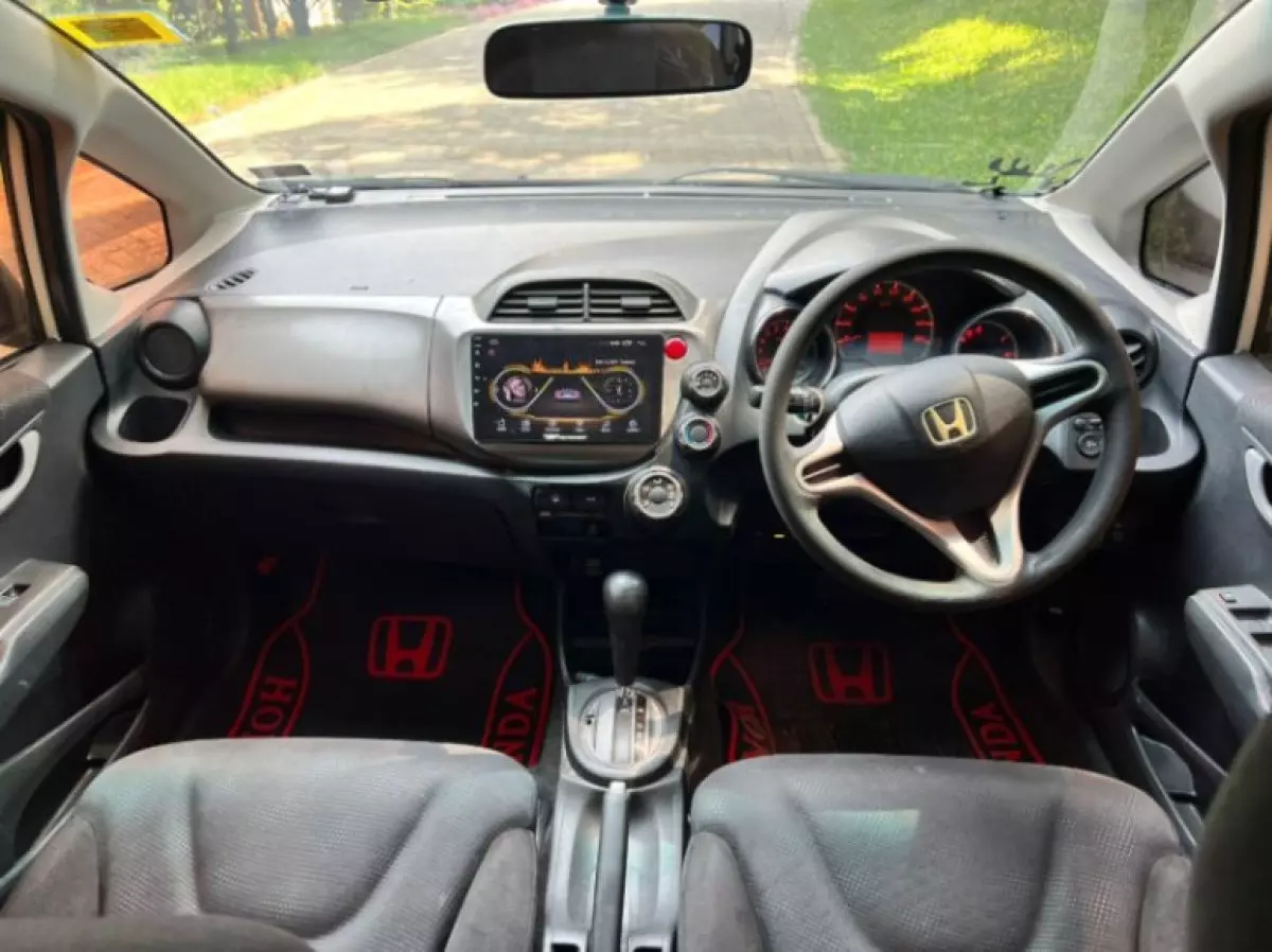interiorFront