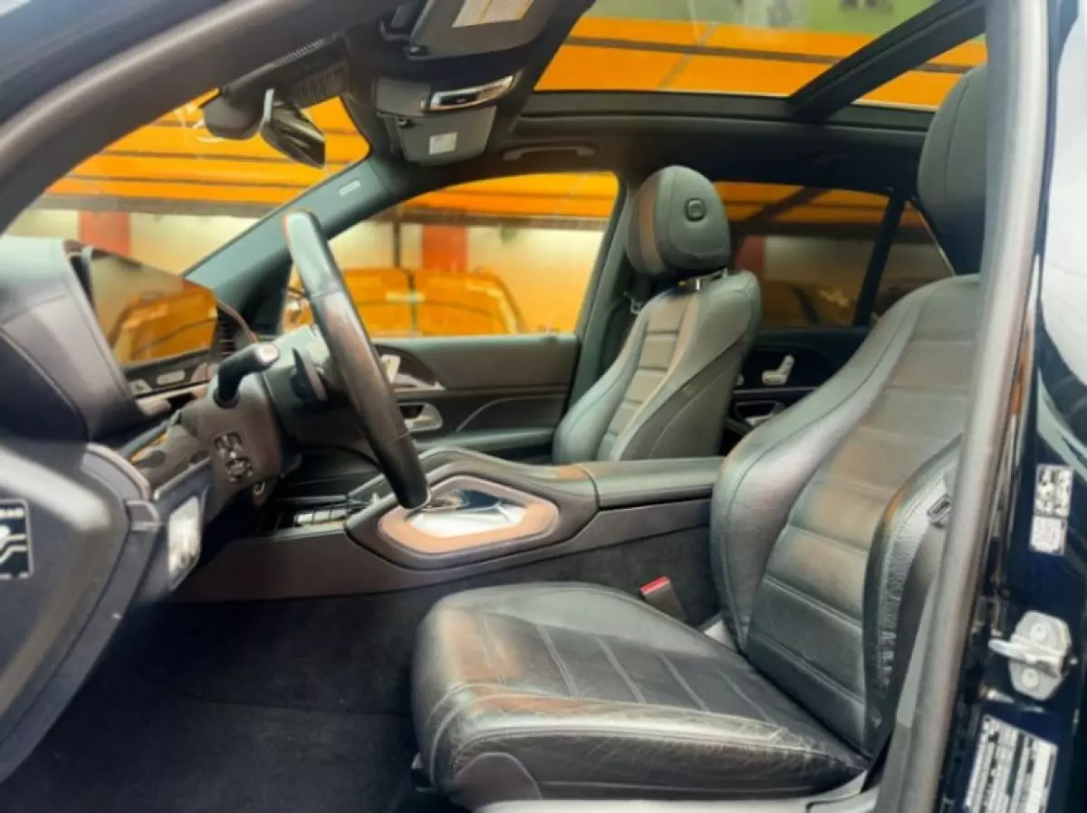 interiorFront