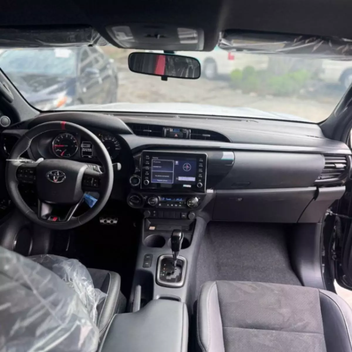 interiorFront