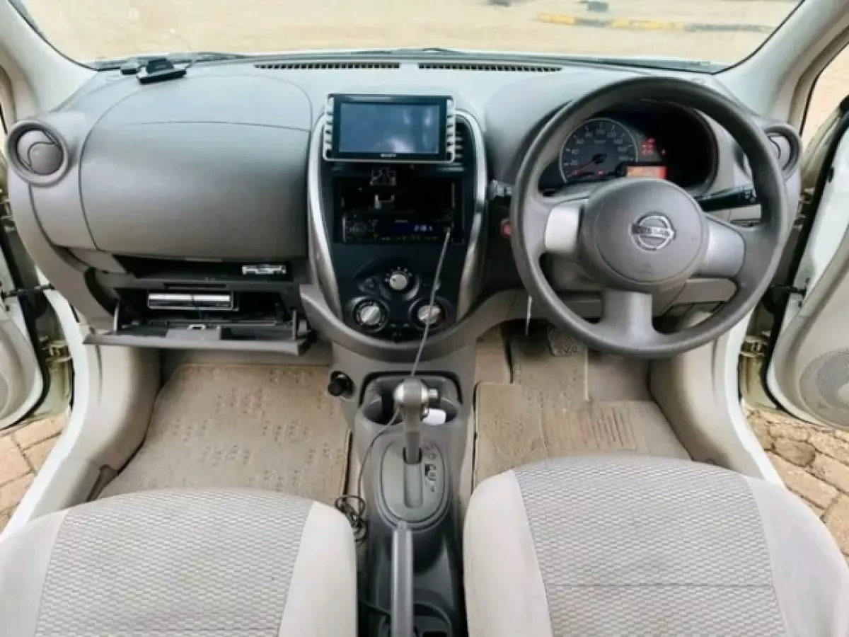 interiorFront