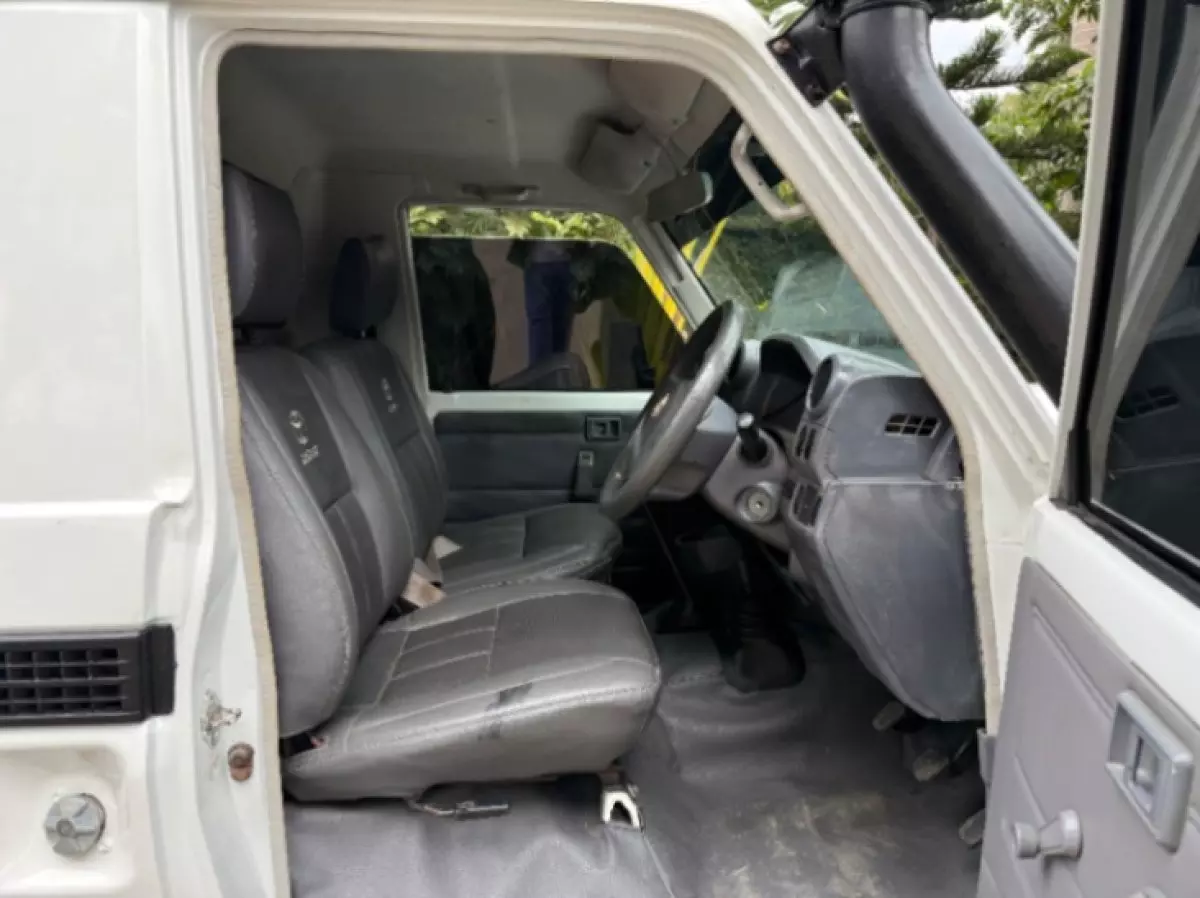 interiorBack