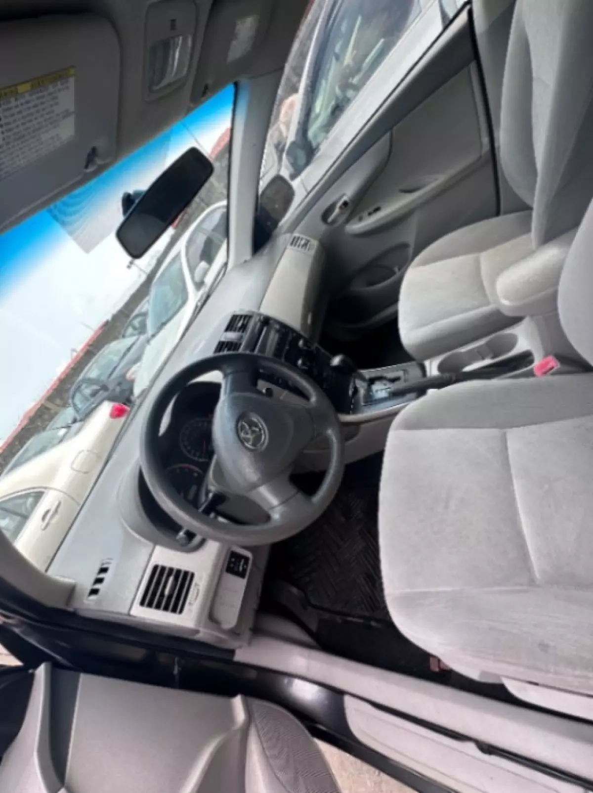 interiorFront