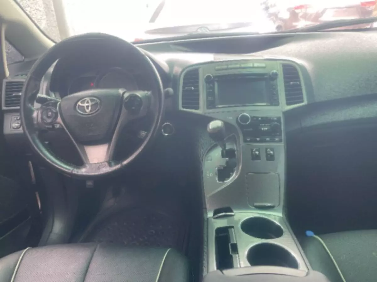 interiorFront