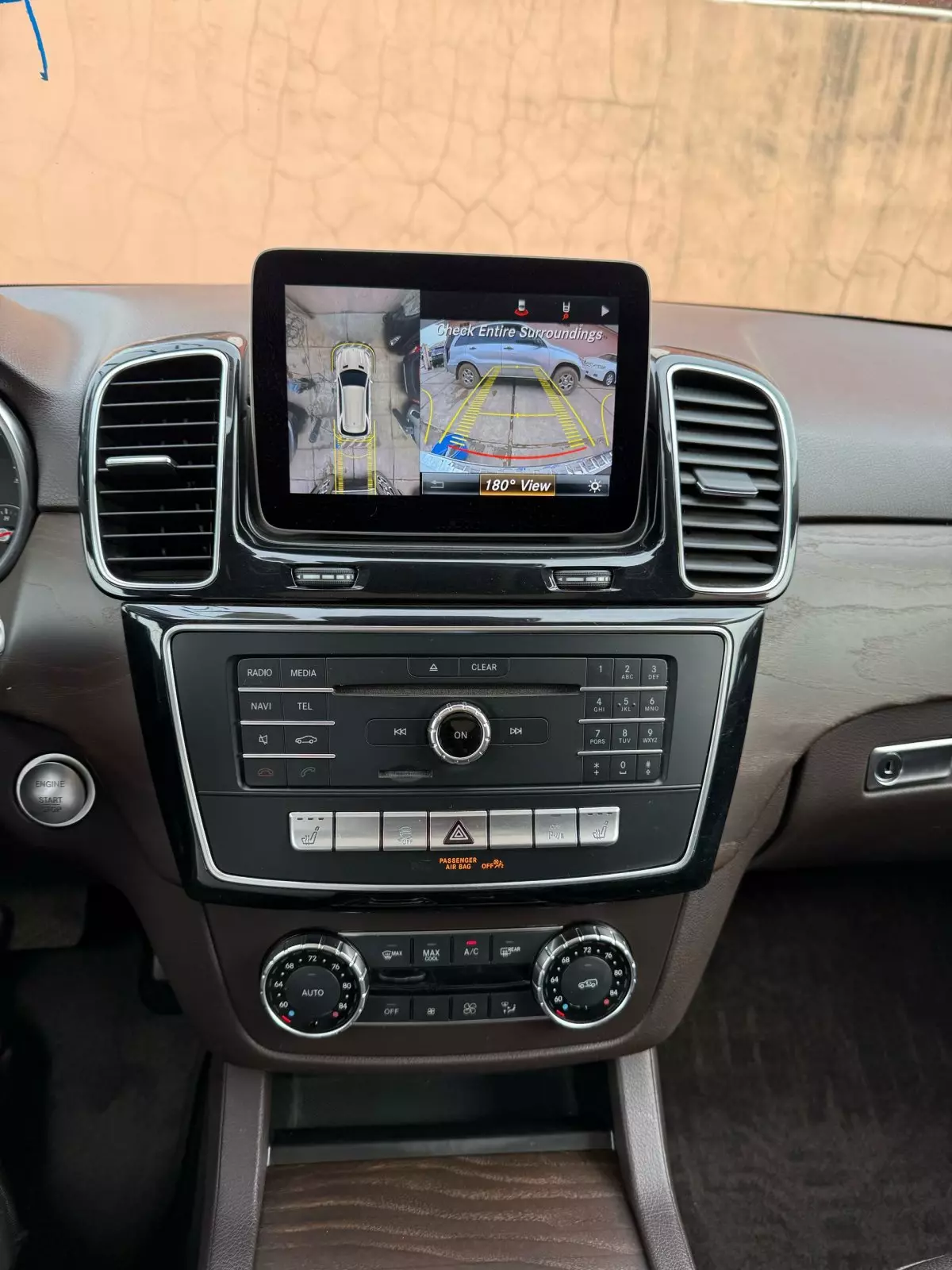 interiorFront